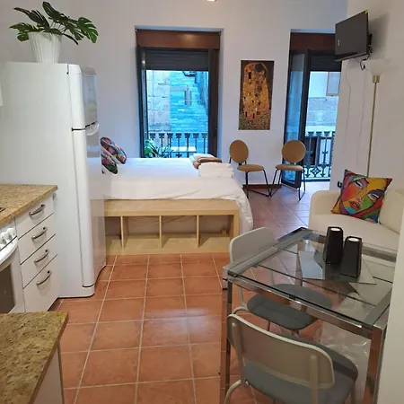 Real Apartment *